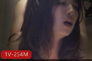 非常配合男友的小烧母狗:男朋友让我干啥都行?