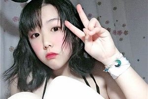颜值这么高的美女网红,居然在奶酪里做陷阱?