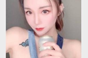 女神来了 | 超美反差小姐姐妮可解锁私拍完美出脸,圈粉无数。