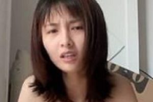 一个网红博主,靠“逼逼逼”就能月入百万。