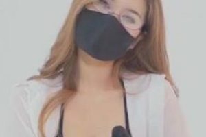 JOI网红{{关键词20}}的精彩节目：buy1take2，一见倾心，穿梭在绚丽多彩的灯光中