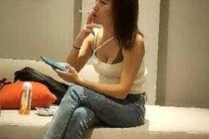 战神小利：颜值身材黑丝服务，赢在起跑线上！