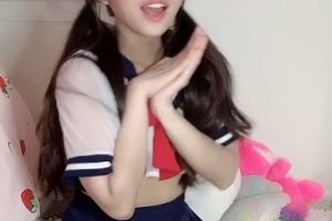 KittyXkum极品女神：欧美宅男粉的视觉盛宴！25V-11.5G浮力姬石榴裙下的网红梦幻！