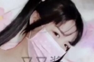 转载搬运卡哇伊妹子朋友打粑粑呻吟大叫百度盘