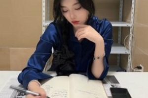 秀人网白嫩大长腿美女补课服务1V-888M