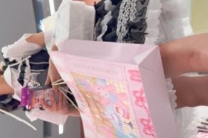 洛麗塔美女零距離！透明内衣欣賞！