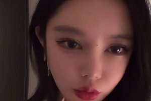 抖音直播技术展示热舞露底美女