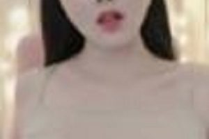 火辣女神Fly利精选资源合集：细腻皮肤、精致大眼睛、大方造型，天生诱惑力！