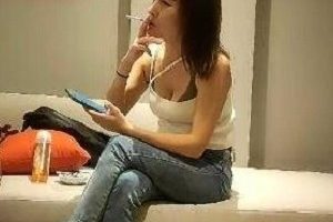 网红战神小利视频资源合集：探索超高加钱哥能力、揭秘网约套路、时尚穿搭秘籍、畅玩精彩游戏！