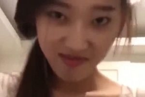 韩式情侣自拍妹子对白走后门