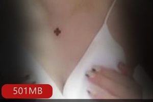 半糖主播半梦小阿雪资源合集，玉兔奶牛透明连衣裙，粉色小葡萄，有尺度玩法，美腿，专属定制，冲锋