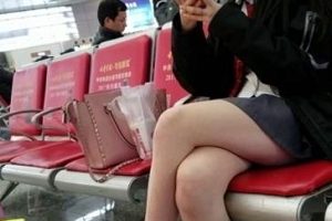 清纯学生妹自导自演，丰满身材露脸资源，剧情感觉939MB