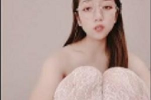 闺蜜俩用巨棍互C玩X双方下手都挺狠1V-556M