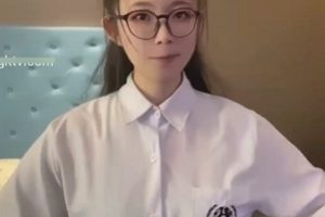 反差学生妹司雨眼镜女仆服装婚纱私拍
