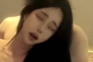 韩国超美TS-LinOnlyFans视频4男大雕萌妹