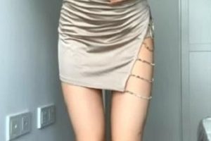 网红妹子闵儿最新作品合集：3V-2.35G，知性高品质引爆人气