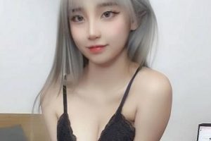 反差萌linhiyuum自拍图集'Pa'，1小时25分钟视频，480张照片，颜值身材超级棒！