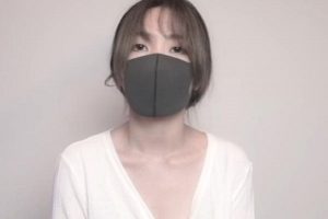 网红私拍平台火爆玩偶姐姐『HongKongDoll』最新剧情《她的秘密3》1V1.6G，精彩护士剧。