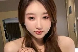 顶级颜值姐妹花轩尼诗最新自拍合集4V3.1G，00后小姐姐道具秀