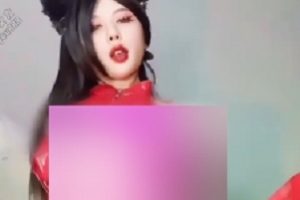 自行打包百度盘顶级阿黑颜乖乖女主播蜜桃酱最新合集16V1.8G，极致逗趣私人定制