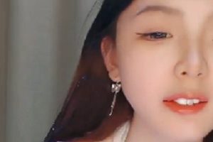 网红抖音尤物小馋猫最新合集9V2G，绝对一眼爱上