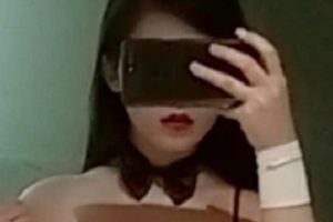 微博妹子恶犬最新尺度定制私拍1V1G，个性独特