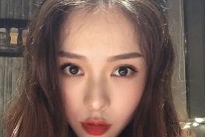 R18斗鱼蓝色旗袍橙香静静最新合集5V5.4G，包含多种精彩视频