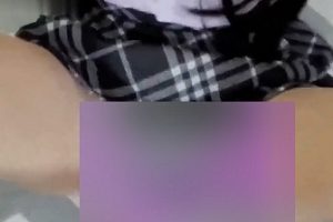 网络黑丝学妹高能现场1v96m溢出