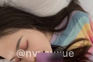 推特潇潇闺房特辑20部9G蜜桃成熟