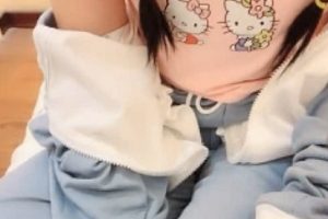 粉嫩学生妹自拍视频1部554m初体验热辣资源太嫩了