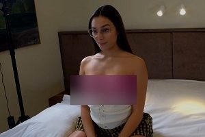 Heyzo优质新番Shelena学生装1V1.76G意大利肉弹