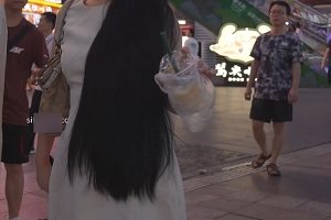 蓬蓬裙乖乖女街头蕾丝实录98部981MB绝顶视角